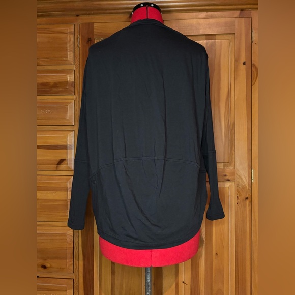 Lululemon Back In Action V-Neck Long-Sleeve Shirt Black size 2 - Picture 4 of 9